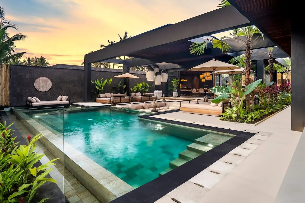 5 BR Tropical-Modern Courtyard Retreat Ubud — 5BR Villa Rental in Ubud — image 18