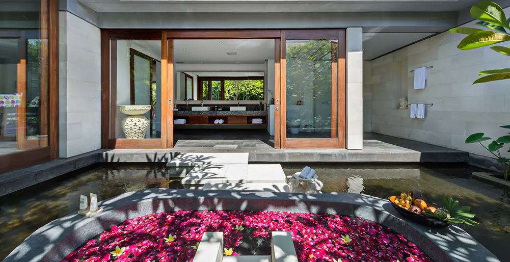 9 BR Contemporary Tropical Garden Estate Canggu — 9BR Estate Rental in Canggu — image 4