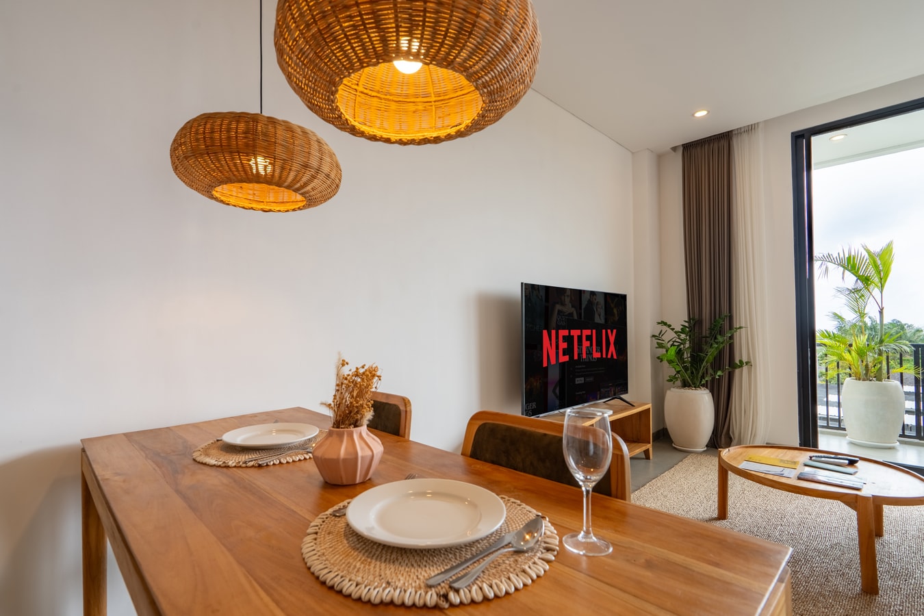 SB 303 - 1BR Pool Suite, Near Batu Belig Beach - Canggu, Bali — image 7
