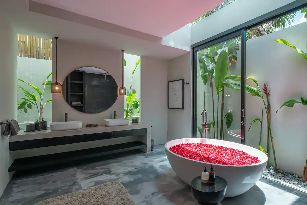 5 BR Rice-Field Pool Villa Canggu — 5BR Villa Rental in Canggu — image 4