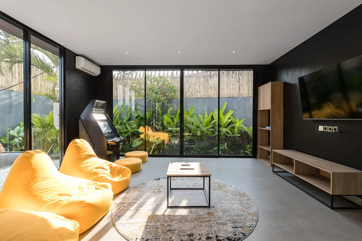 6 BR Tropical-Modern Glass Villa Ubud — 6BR Villa Rental in Ubud — image 7