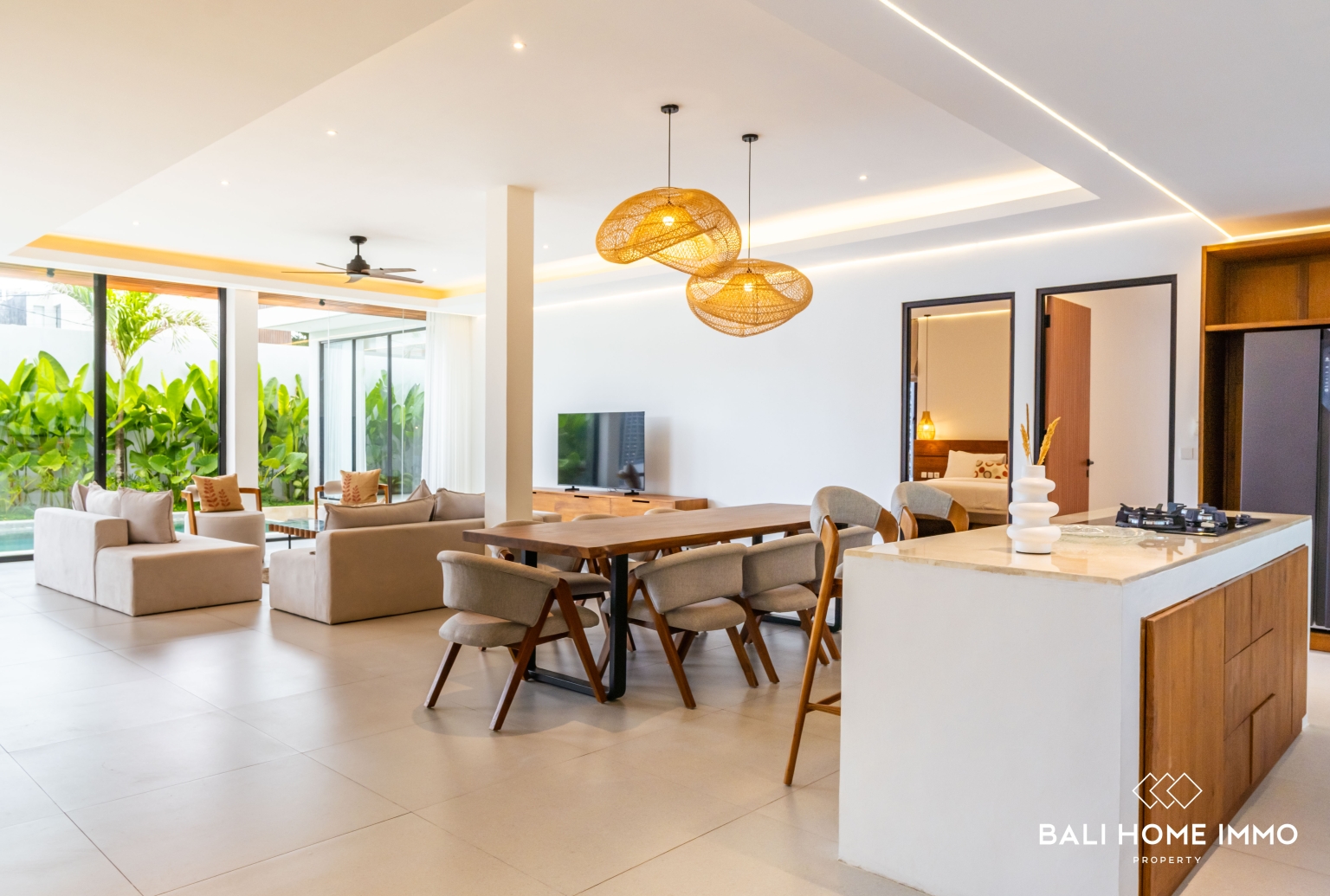 Family style 4 Bedroom Villa for rent in Umalas — image 7