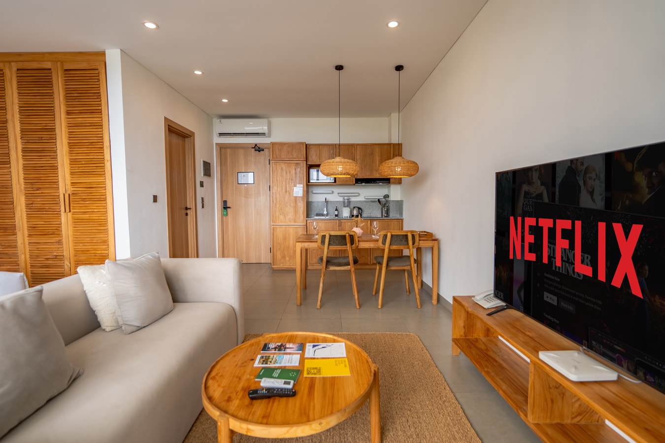 SB 303 - 1BR Pool Suite, Near Batu Belig Beach - Canggu, Bali