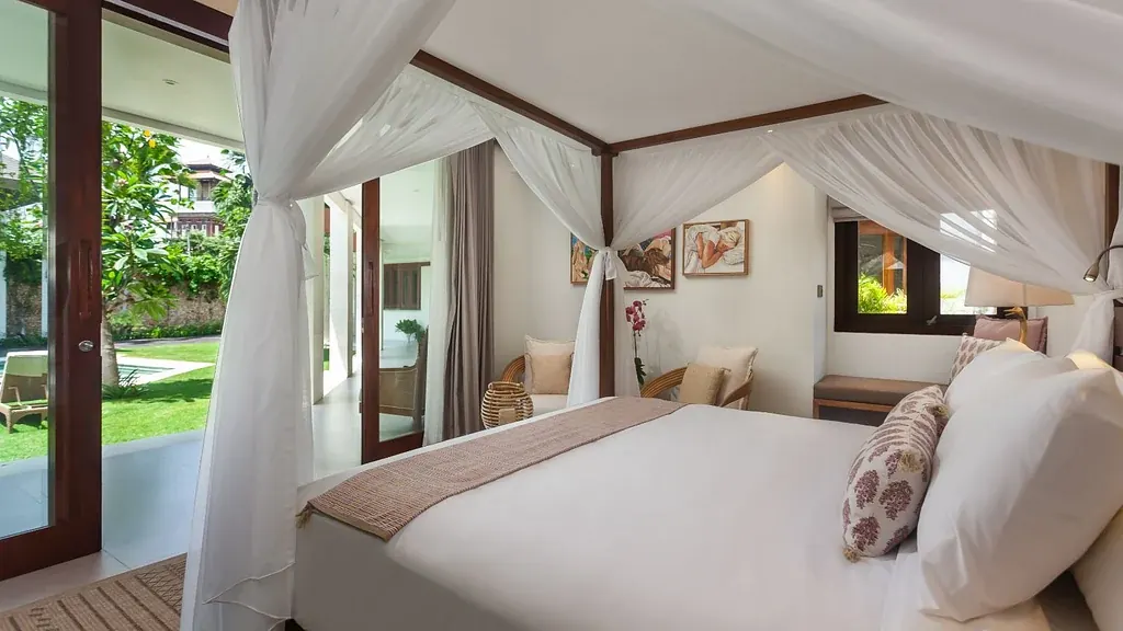 6 BR Balinese Garden Villa Seminyak — 6BR Villa Rental in Seminyak — image 9