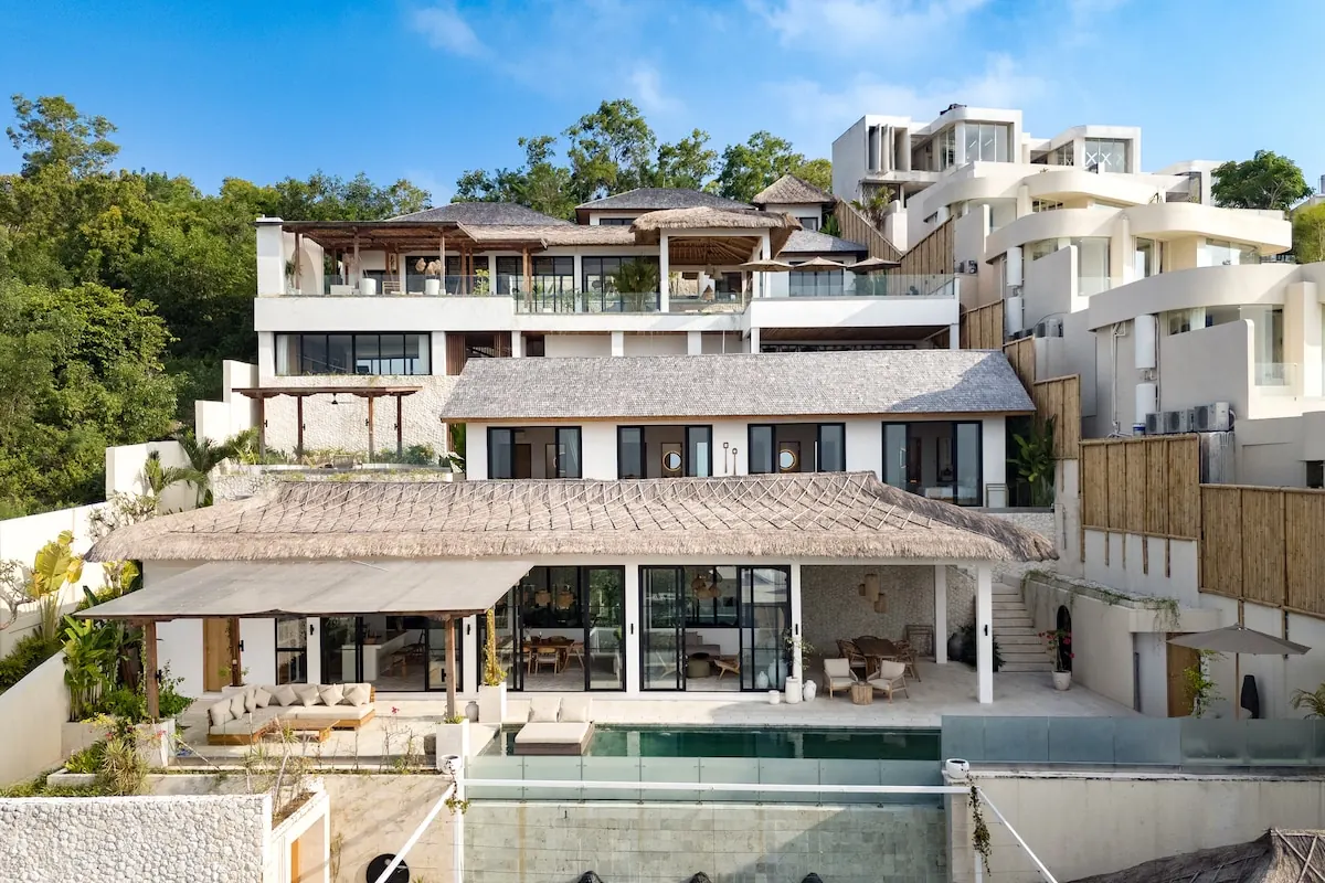 4 BR Designer Thatched Villa Uluwatu — 4BR Villa Rental in Uluwatu — image 2