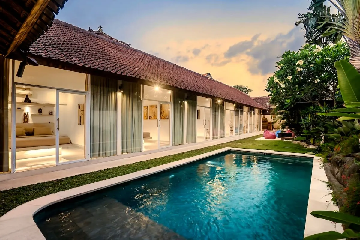 6 BR Tropical Garden Pool Villa Seminyak — 6BR Villa Rental in Seminyak — image 4