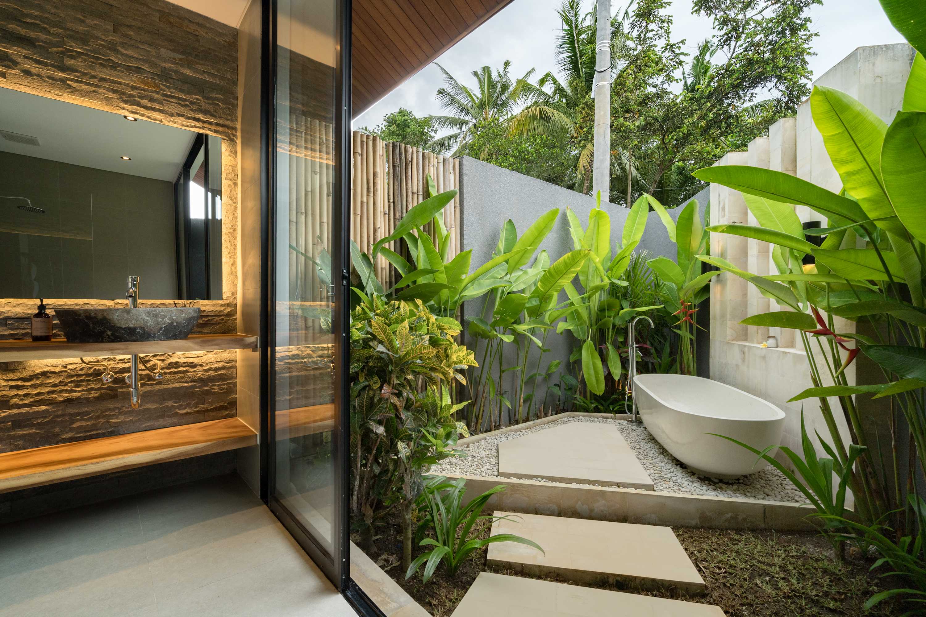Minimalist Villa Tarata · 4BR · Ubud — 4BR Villa Rental in Ubud — image 2