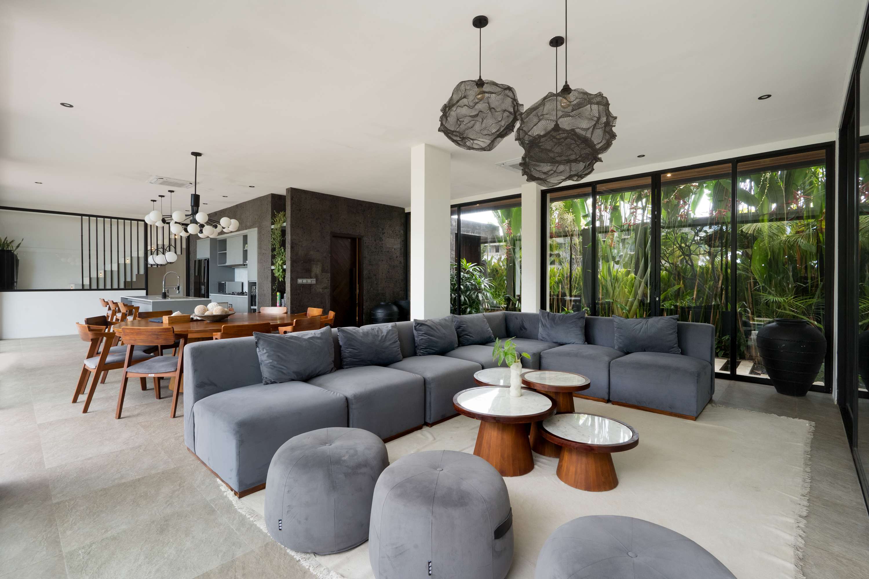 Villa Paradoxe in Canggu — image 1