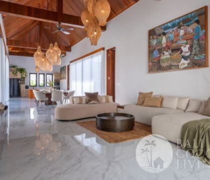 4 BEDROOMS SPACIOUS VILLA IN BERAWA FOR SALE — image 11
