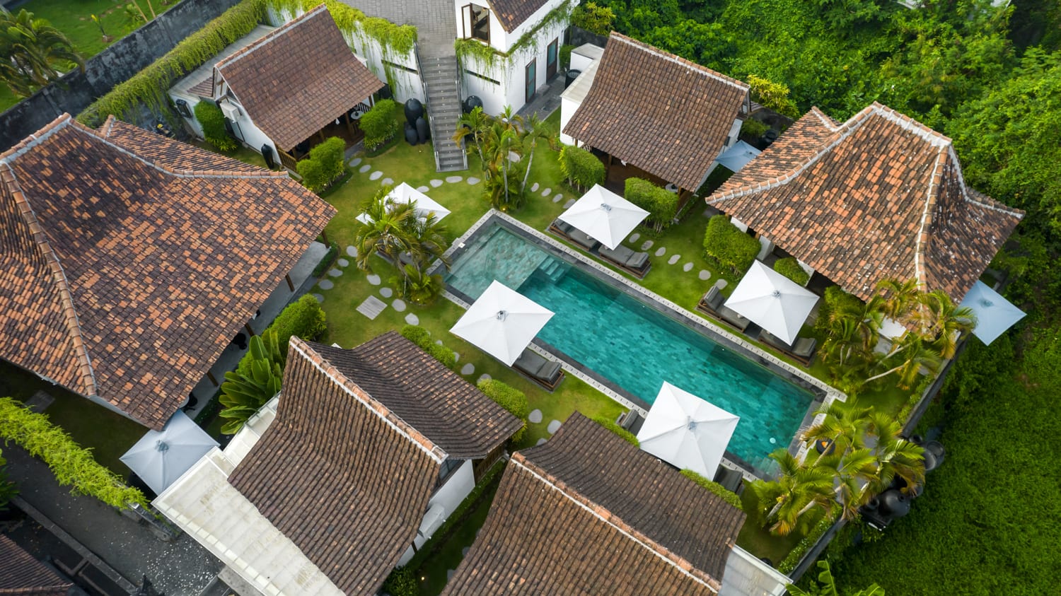 Villa Bloom - Joglo in Canggu — image 19