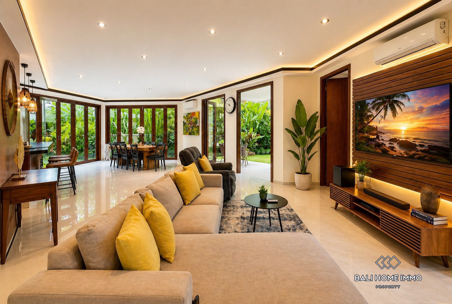 Joglo Style 4 Bedroom Villa for rent in Padonan Canggu Bali — image 2