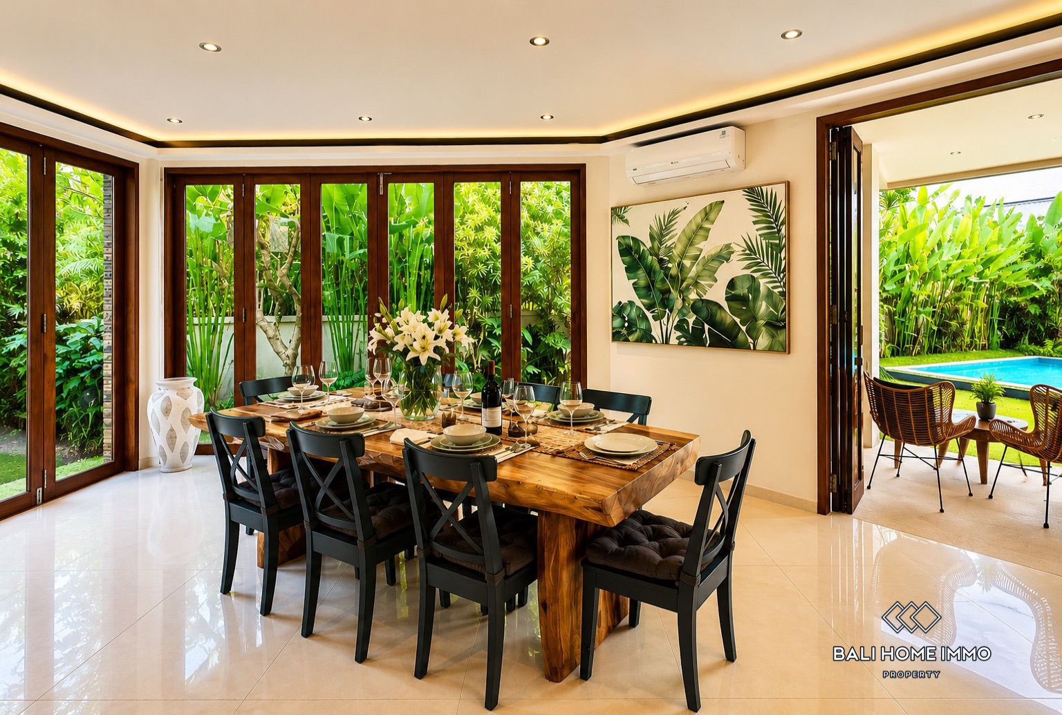 Joglo Style 4 Bedroom Villa for rent in Padonan Canggu Bali — image 3