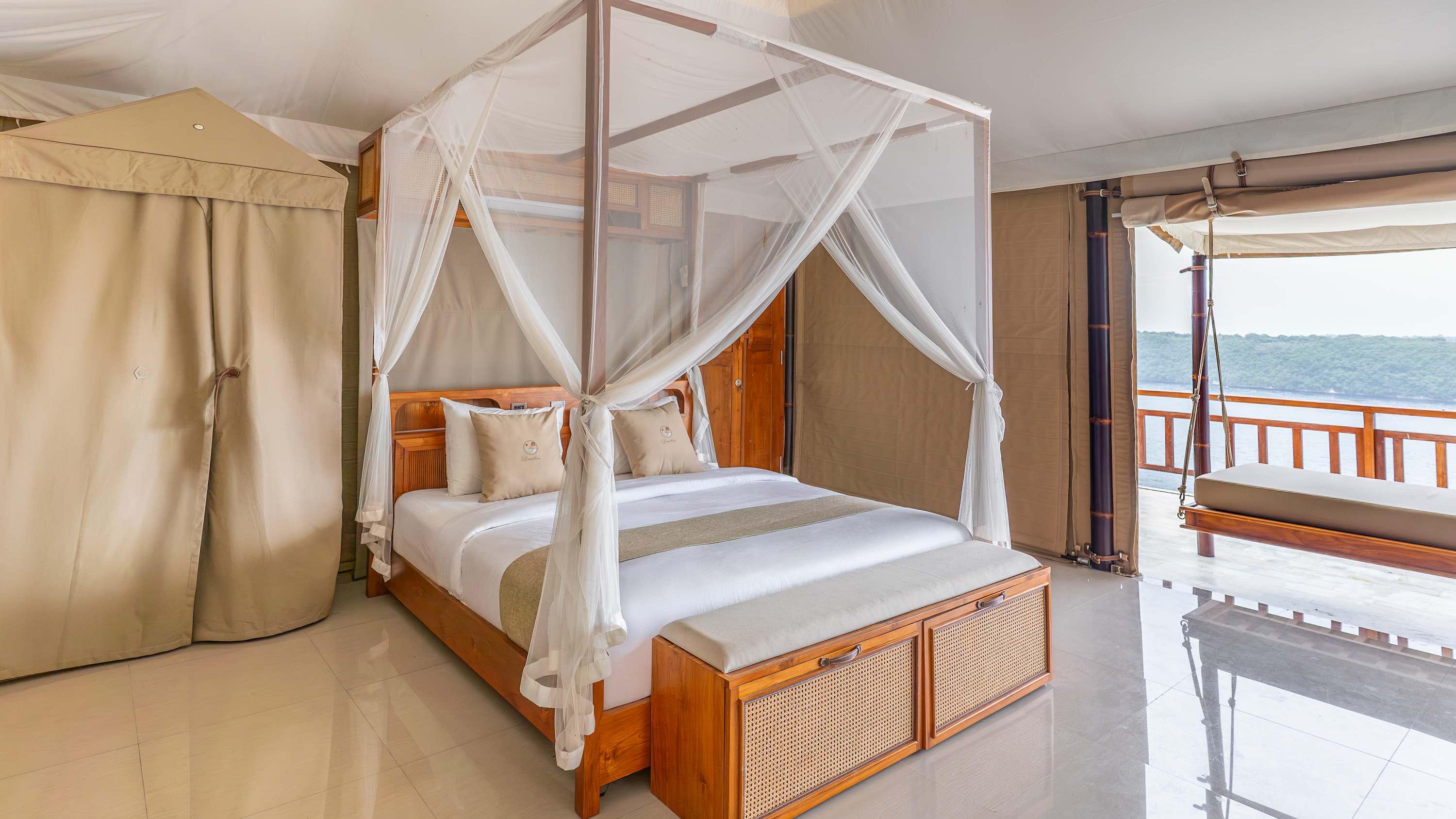 Villa The Sunset Tent in Nusa Penida — image 1