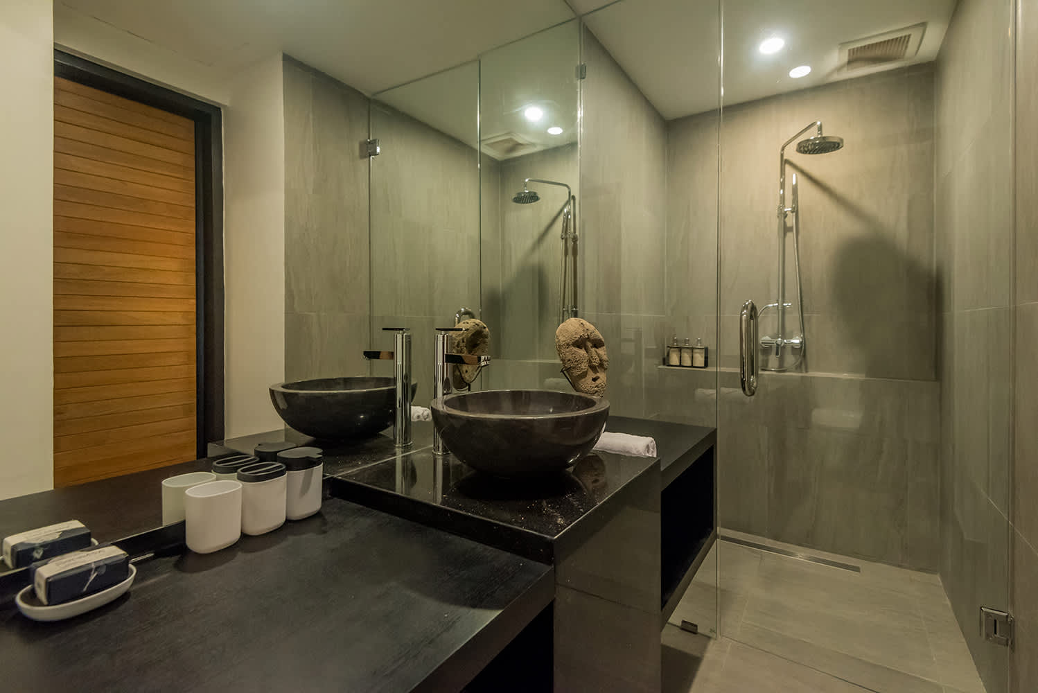 Minimalist Villa Damarama · 4BR · Ubud — 4BR Villa Rental in Ubud — image 12