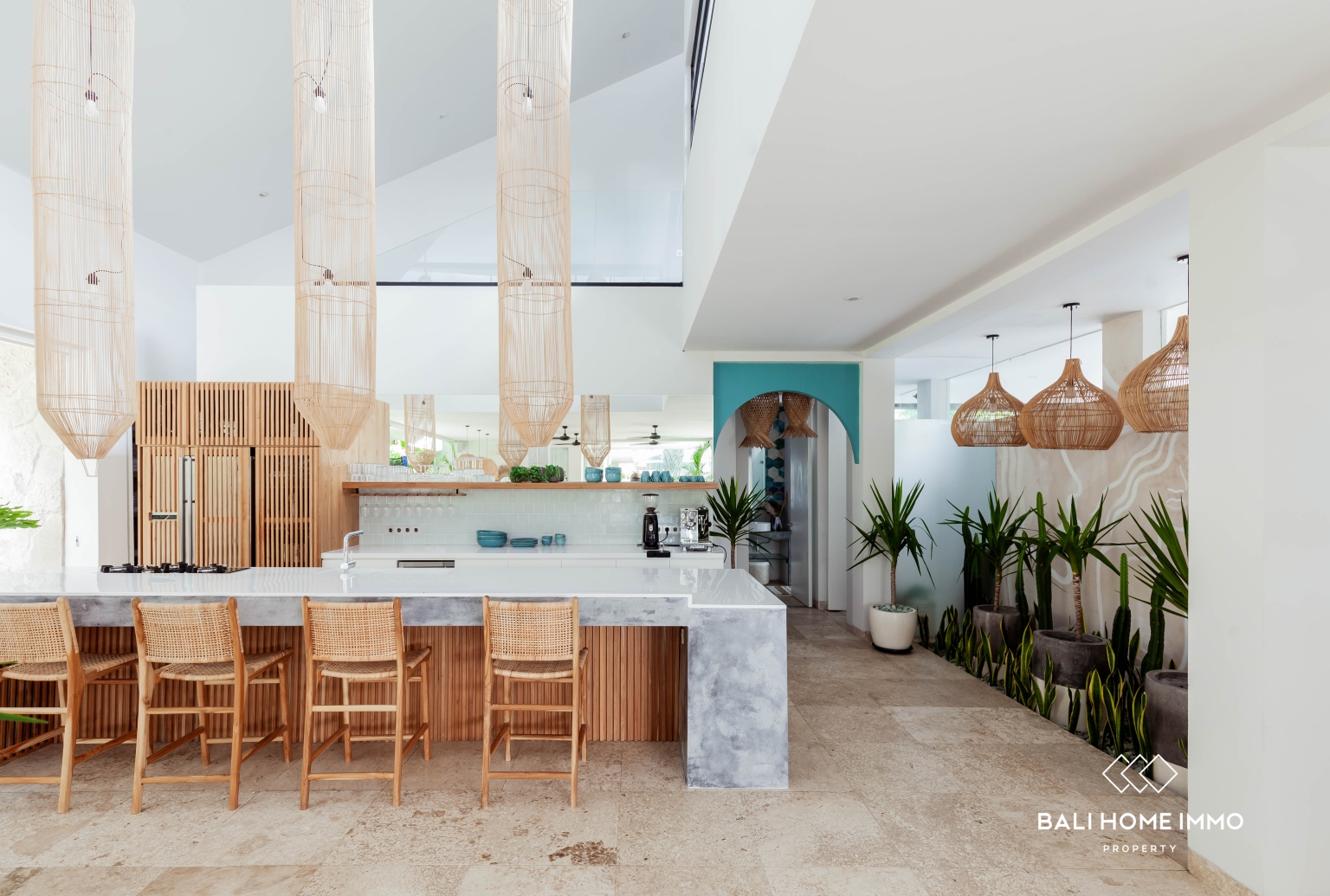 Luxury 6-Bedroom Family Villa with Private Pool or Yearly Rental in Berawa — image 6