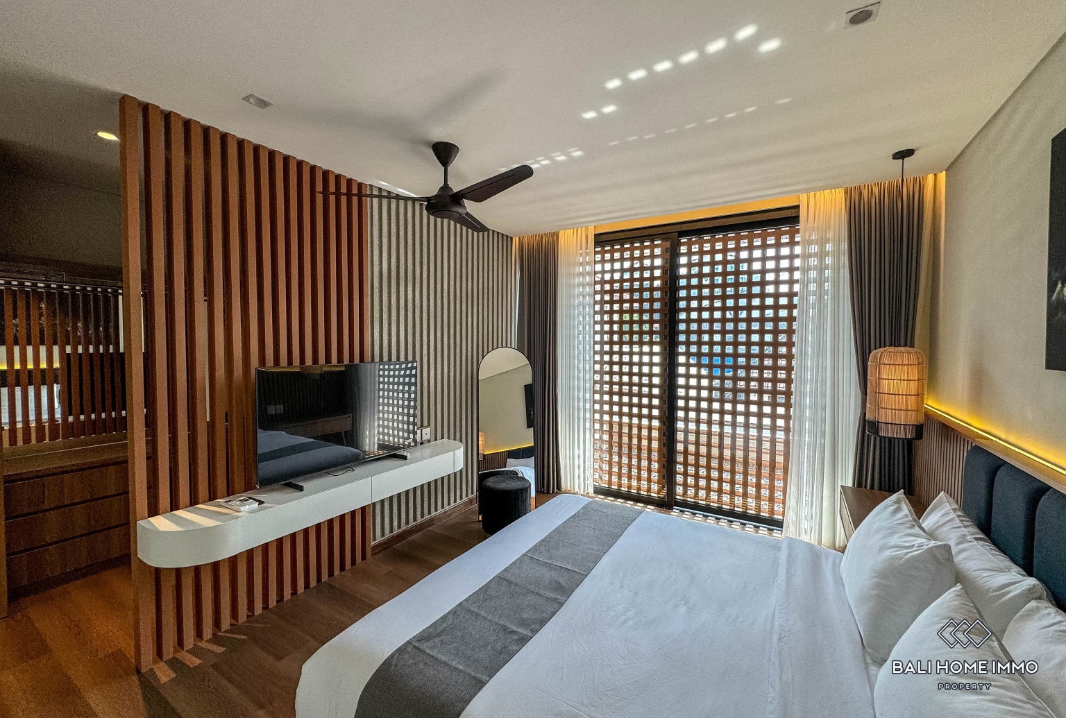 Modern 2 Bedroom Villa for Rental in Bali Canggu Berawa — image 11