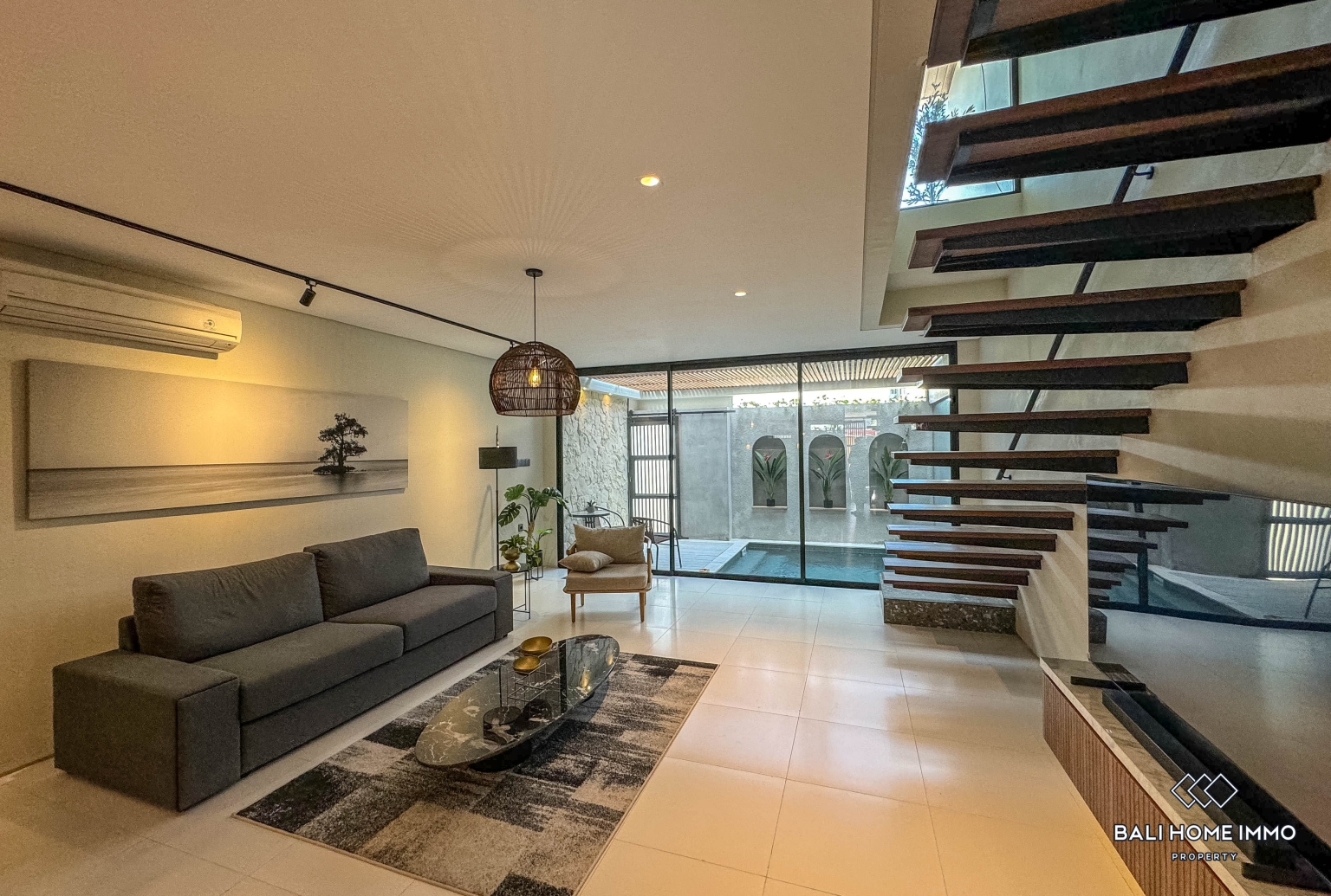 Modern 2 Bedroom Villa for Rental in Bali Canggu Berawa — image 2