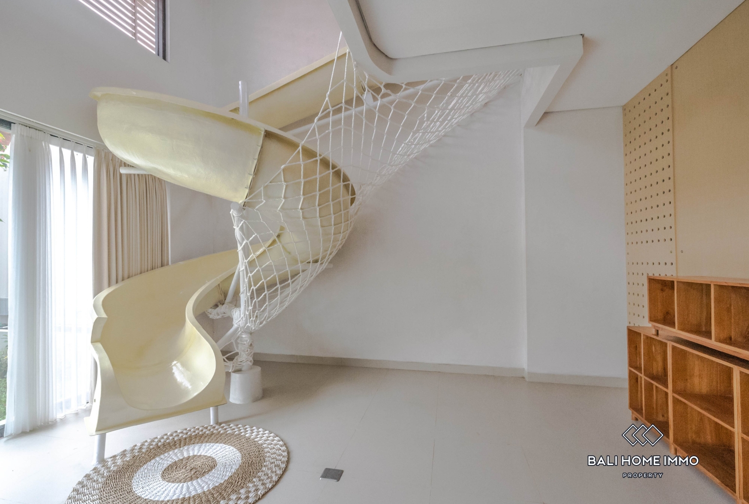 Modern 3 Bedroom Family Villa with Garden for rent in Ubud — image 4