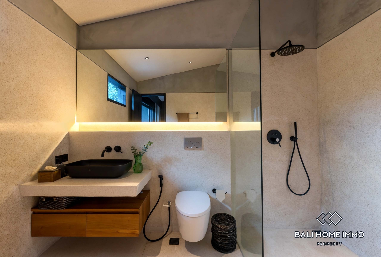 Modern Luxury 2 Bedroom Villa For Rent in Pererenan Beachside — image 16
