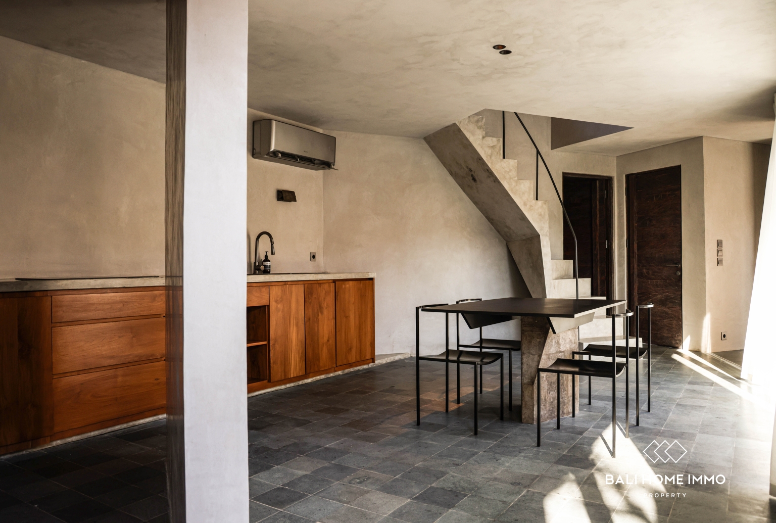 Modern Minimalist 2 Bedroom Villa with Private Pool For Rent in Tuka, Dalung — image 2