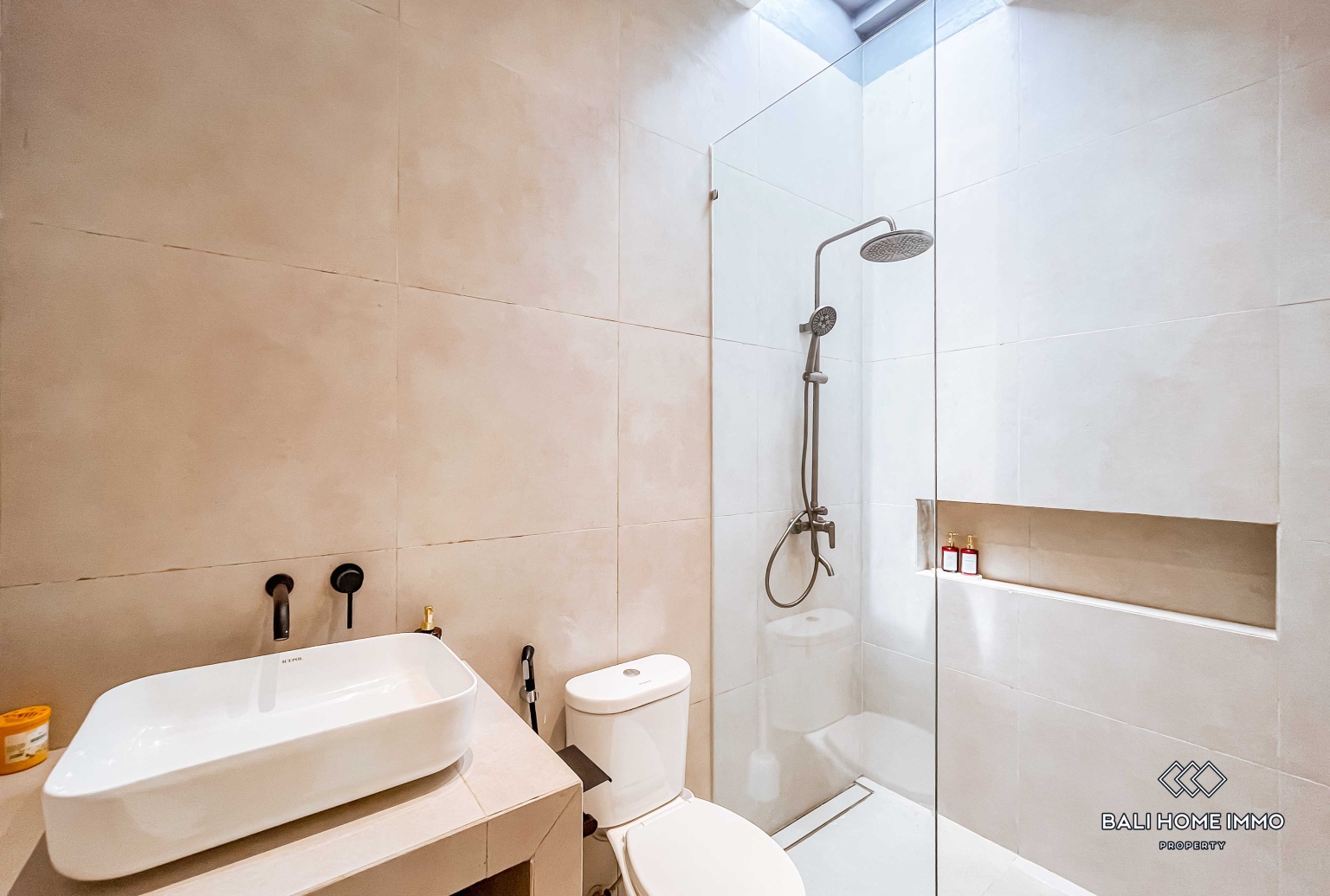 NEWLY RENOVATED 2 BEDROOMS VILLA FOR YEARLY & MONTHLY RENTAL IN BALI-UNGASAN — image 11