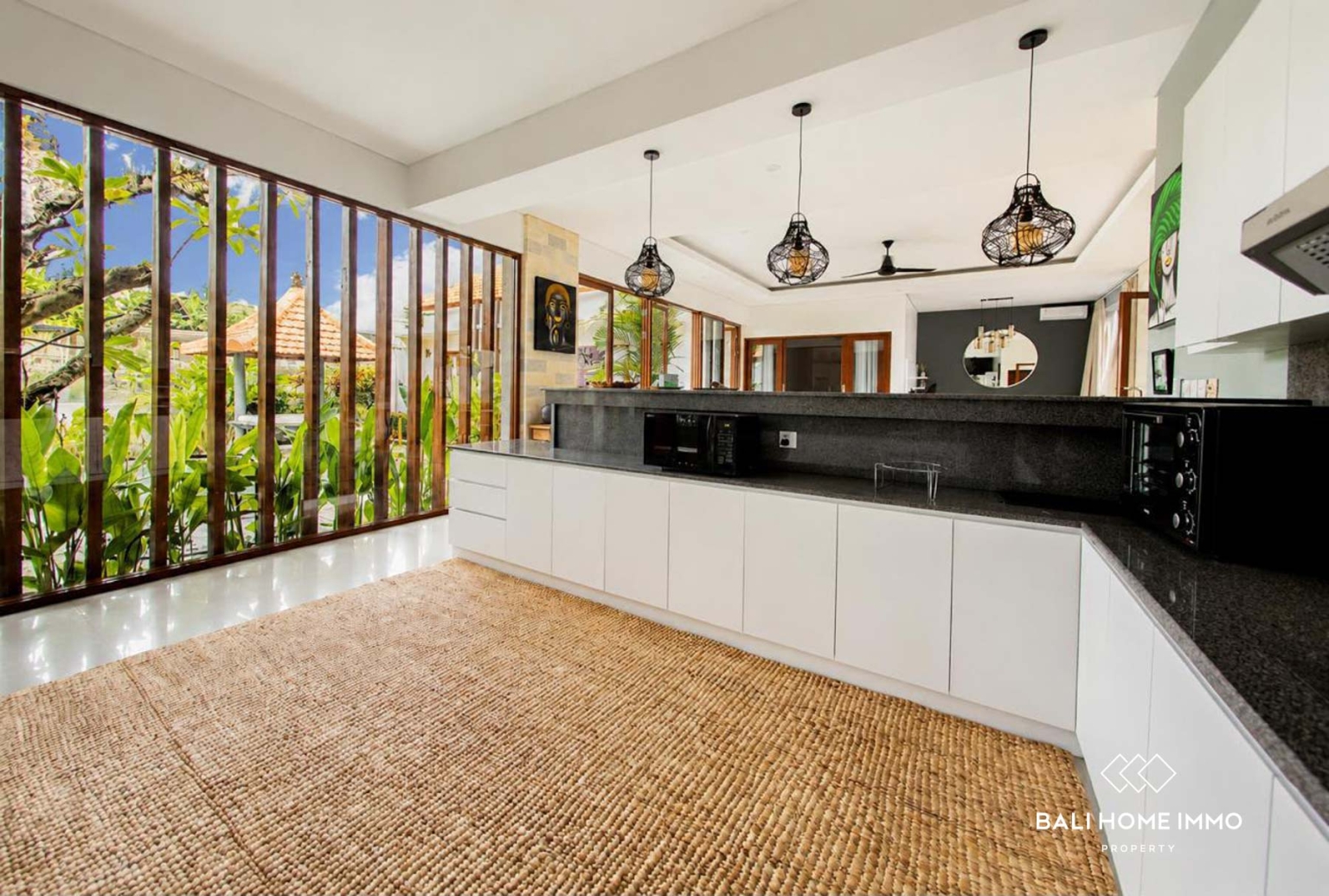 Newly Renovated 3 Bedroom Villa for Yearly Rental in Berawa — image 3