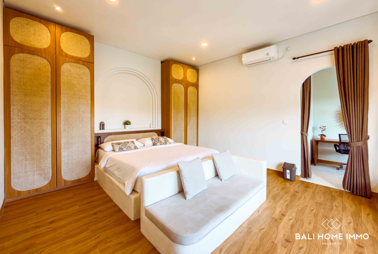 NEWLY RENOVATED 4 BEDROOM VILLA FOR MONTHLY & YEARLY RENT IN BALI - JIMBARAN — image 12