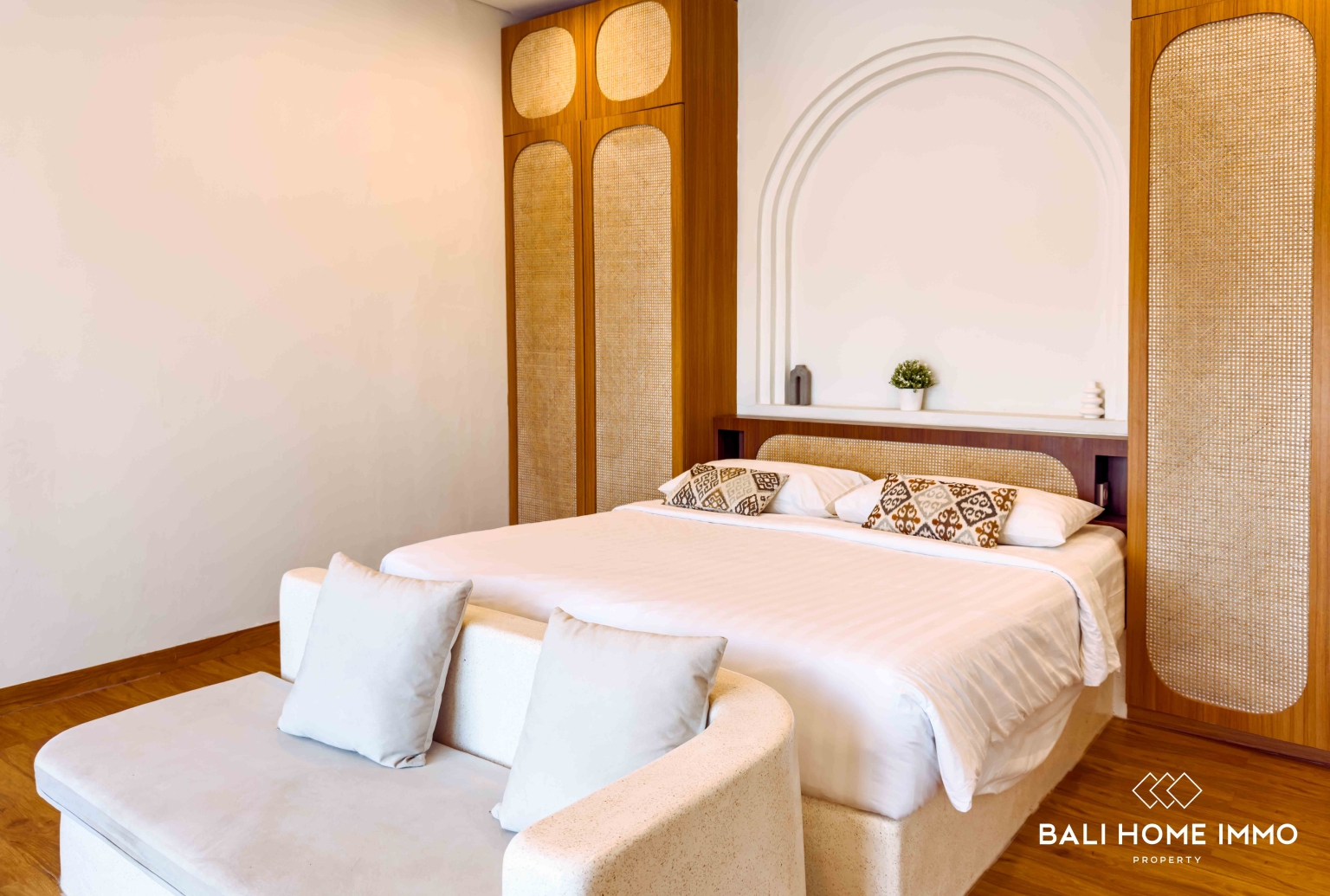 NEWLY RENOVATED 4 BEDROOM VILLA FOR MONTHLY & YEARLY RENT IN BALI - JIMBARAN — image 13