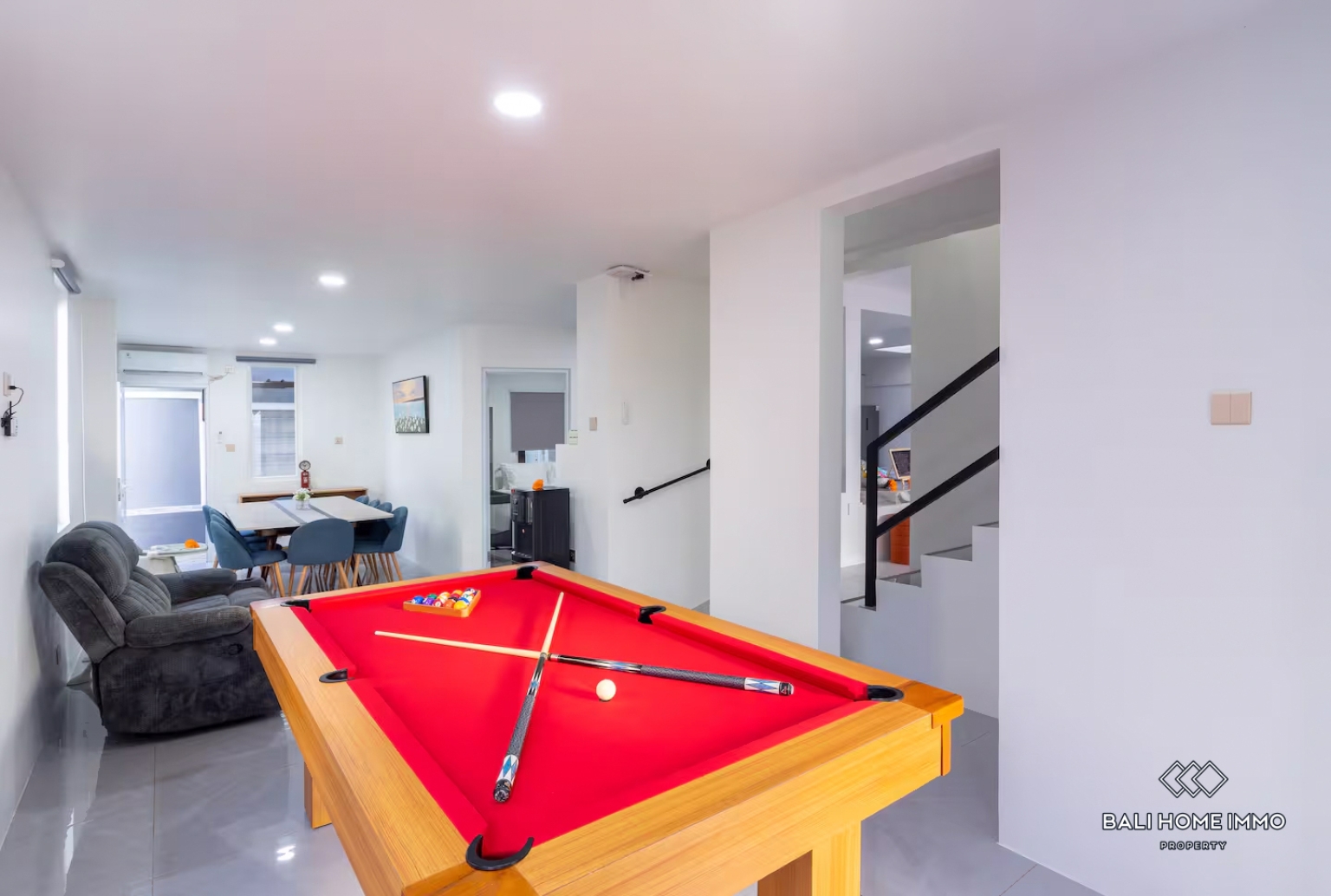 NEWLY RENOVATED 5 BEDROOMS VILLA FOR YEARLY AND MONTHLY RENTAL IN BALI - PECATU — image 6