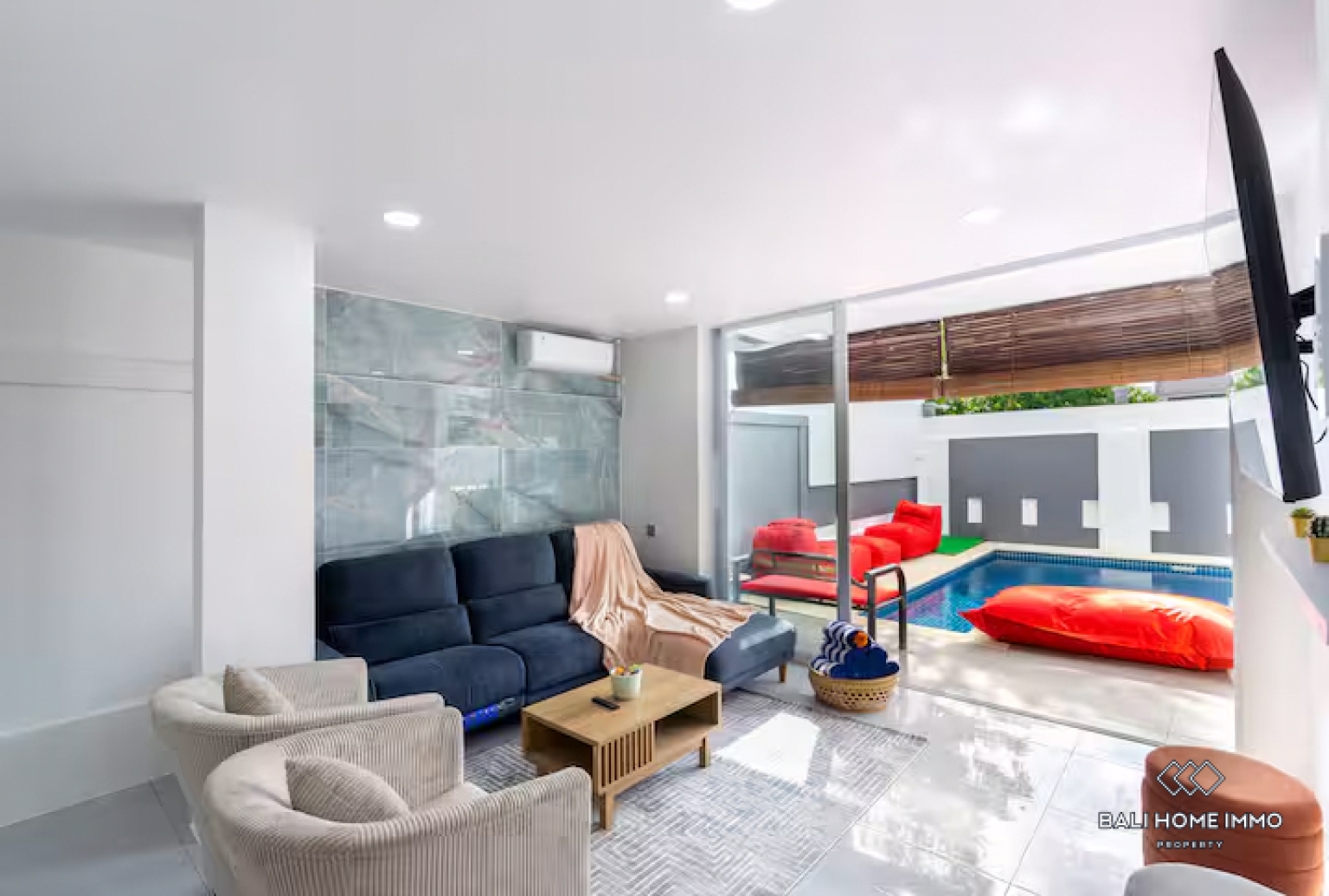 NEWLY RENOVATED 5 BEDROOMS VILLA FOR YEARLY AND MONTHLY RENTAL IN BALI - PECATU — image 3