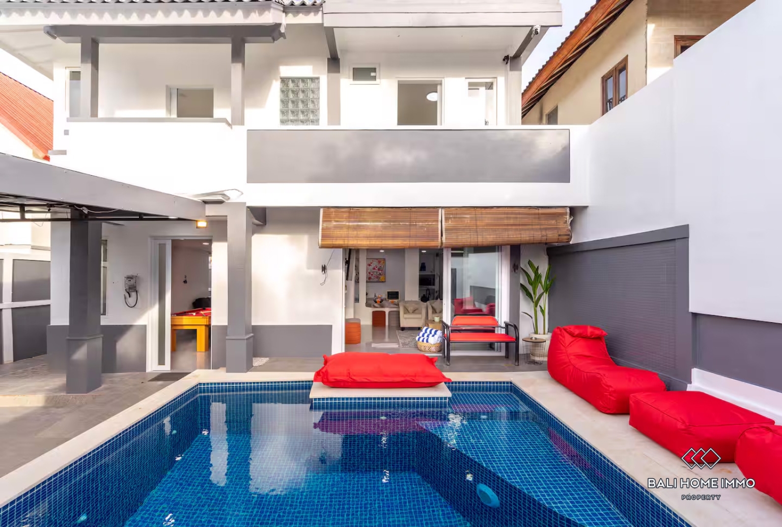 NEWLY RENOVATED 5 BEDROOMS VILLA FOR YEARLY AND MONTHLY RENTAL IN BALI - PECATU