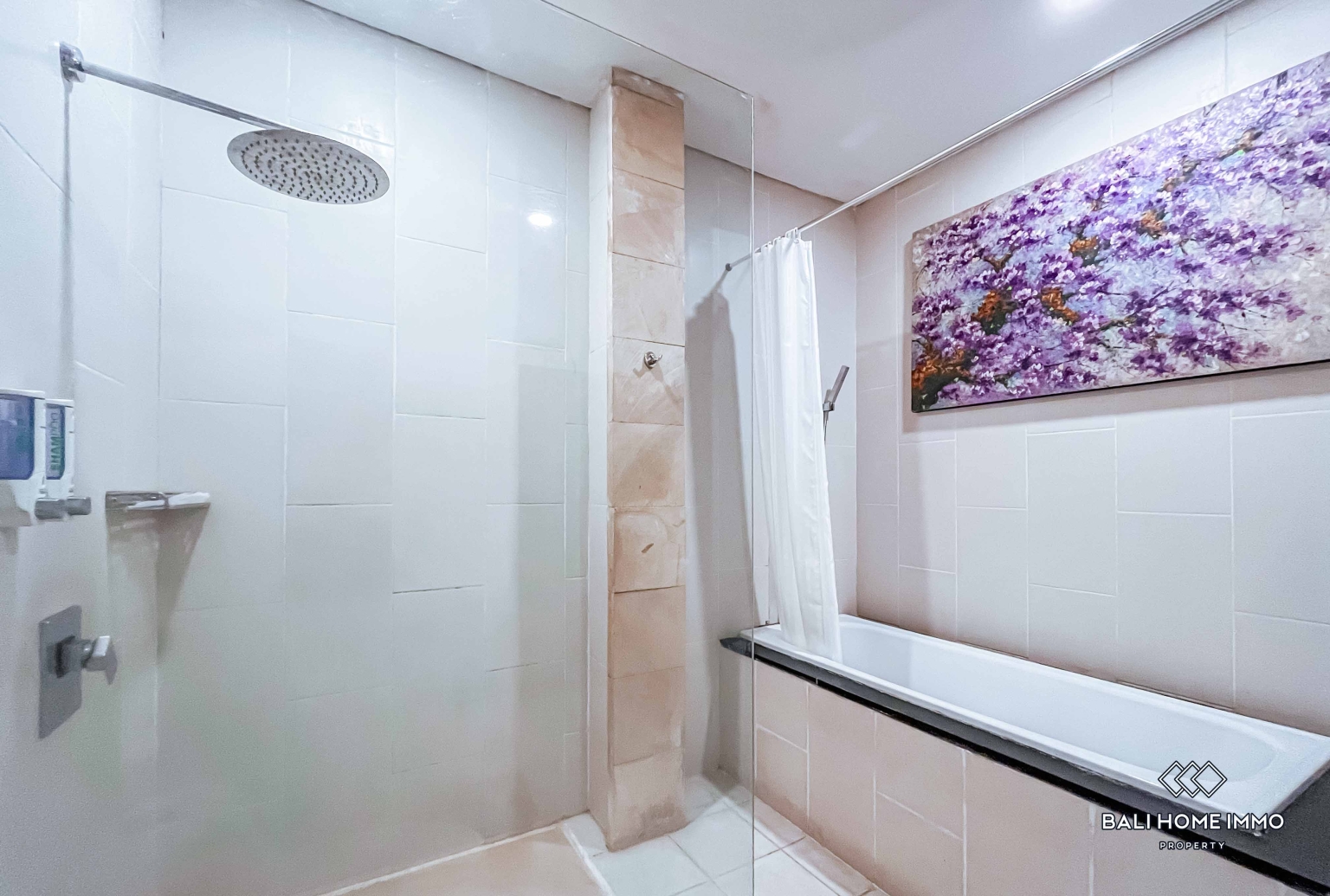 PEACEFUL 3 BEDROOMS VILLA FOR YEARLY AND MONTHLY RENTAL IN BALI - JIMBARAN — image 17
