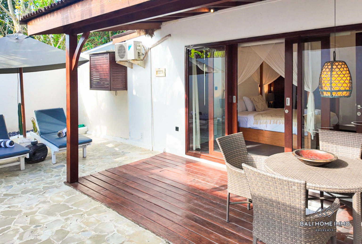 Quiet Place 4 Bedroom Villa for Rental in Bali Canggu Residential Side — image 1