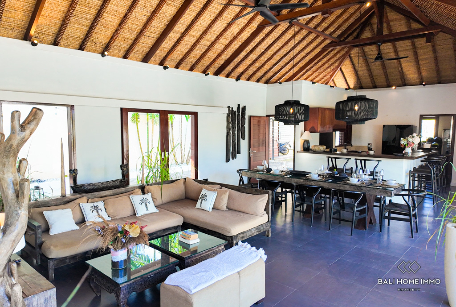 Quiet Place 4 Bedroom Villa for Rental in Bali Canggu Residential Side — image 2