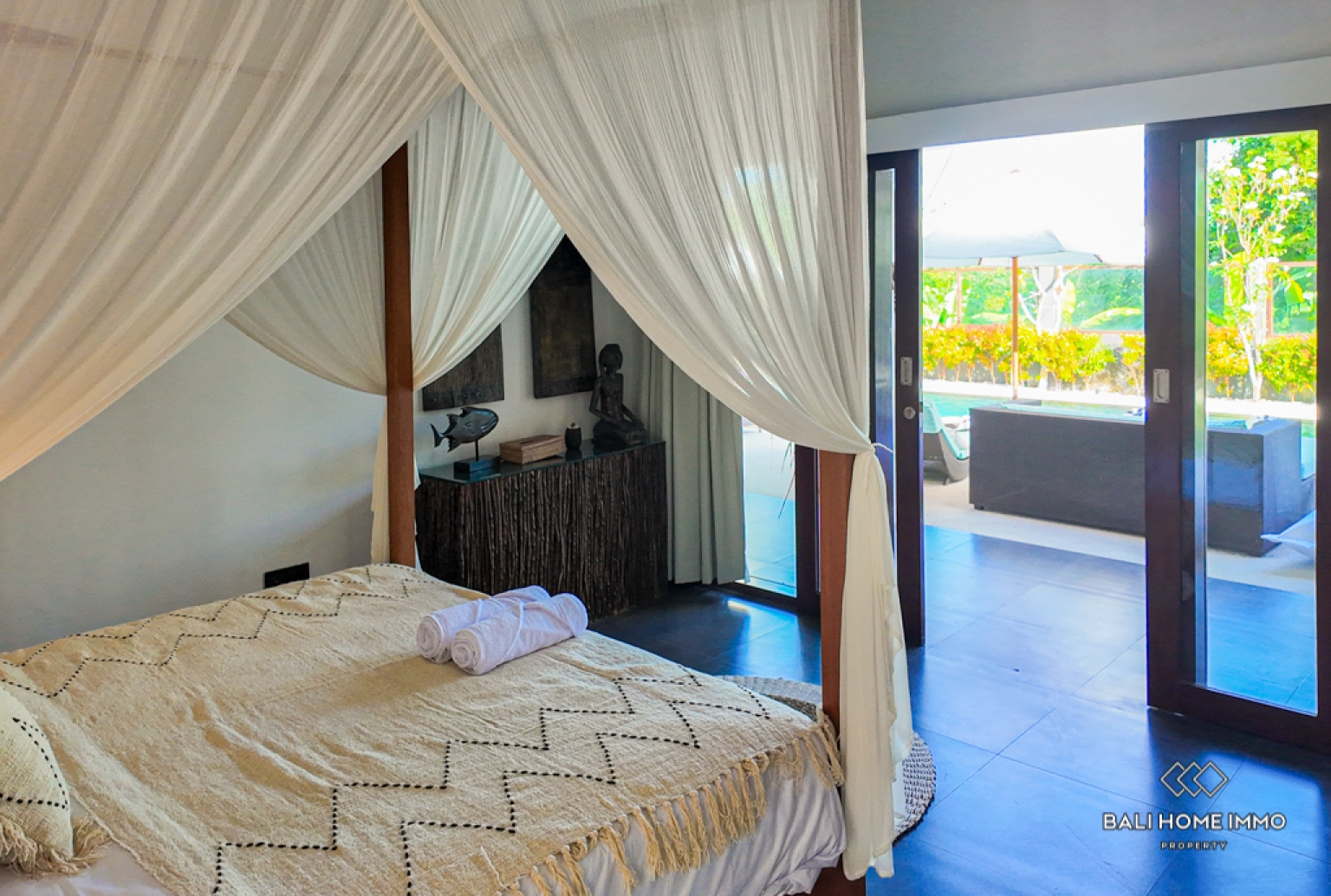 Quiet Place 4 Bedroom Villa for Rental in Bali Canggu Residential Side — image 12