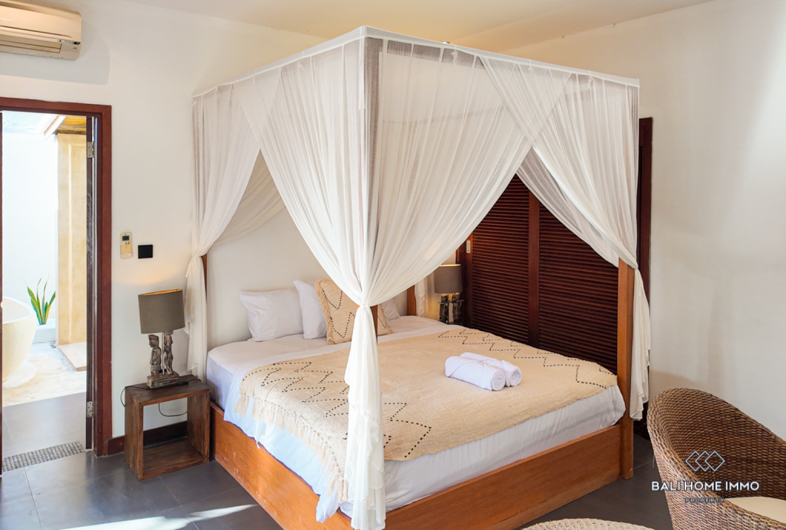 Quiet Place 4 Bedroom Villa for Rental in Bali Canggu Residential Side — image 10