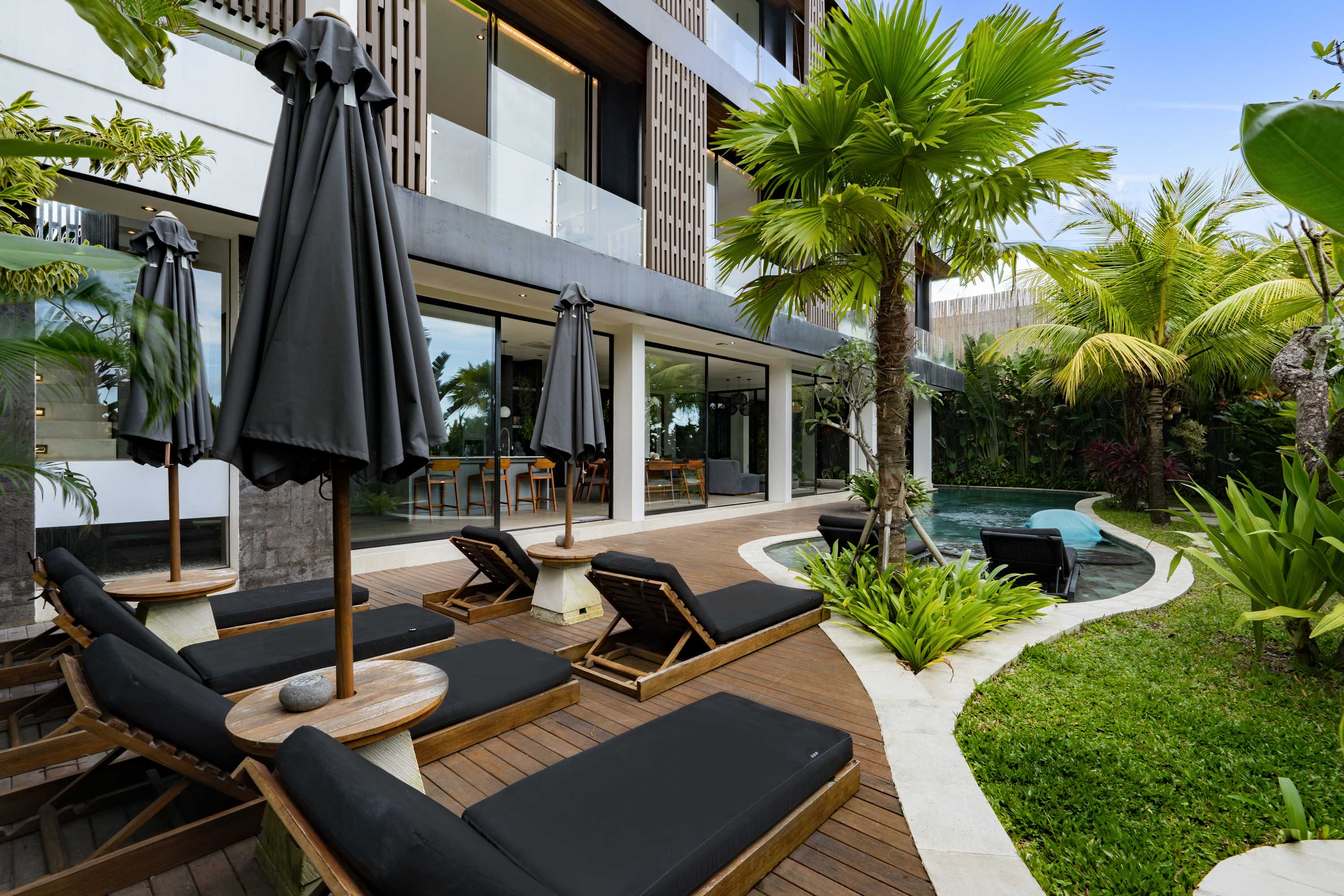 Villa Paradoxe in Canggu — image 6