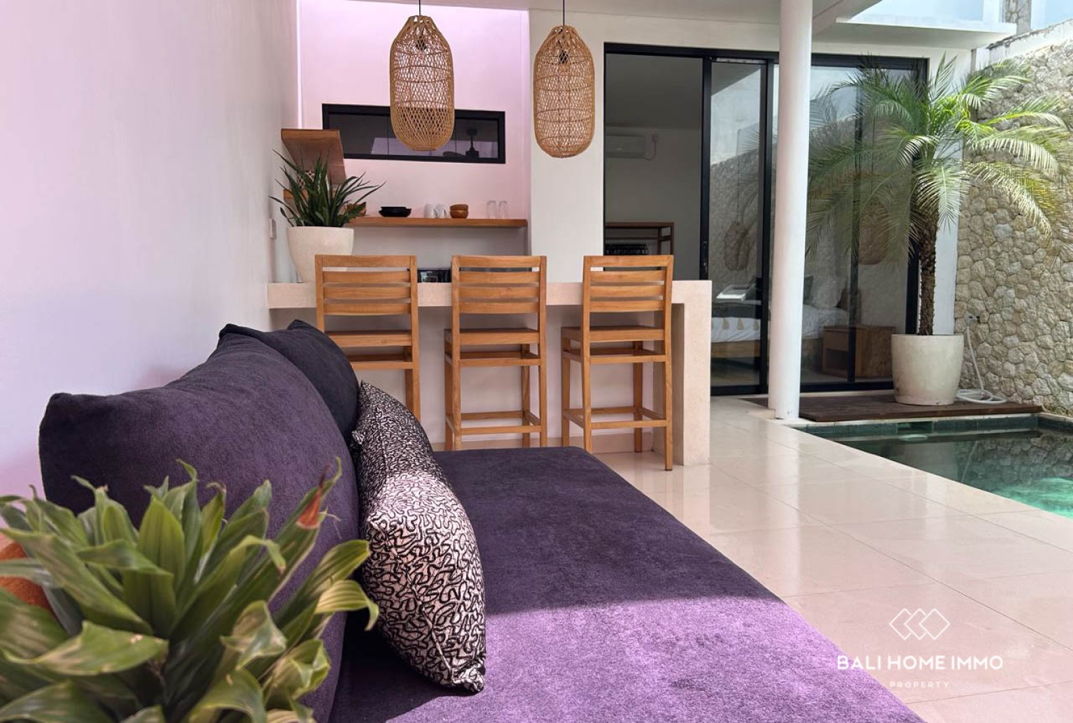 Residential area 2 Bedroom Villa for rent in Kerobokan — image 1