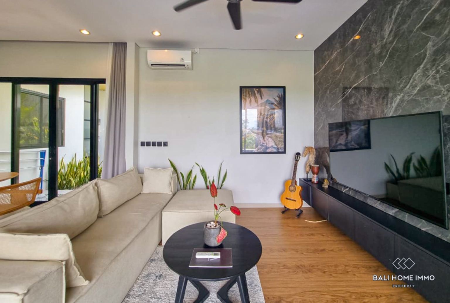 Ricefield View 1 Bedroom Villa for Yearly Rental in Bali Canggu Babakan — image 4