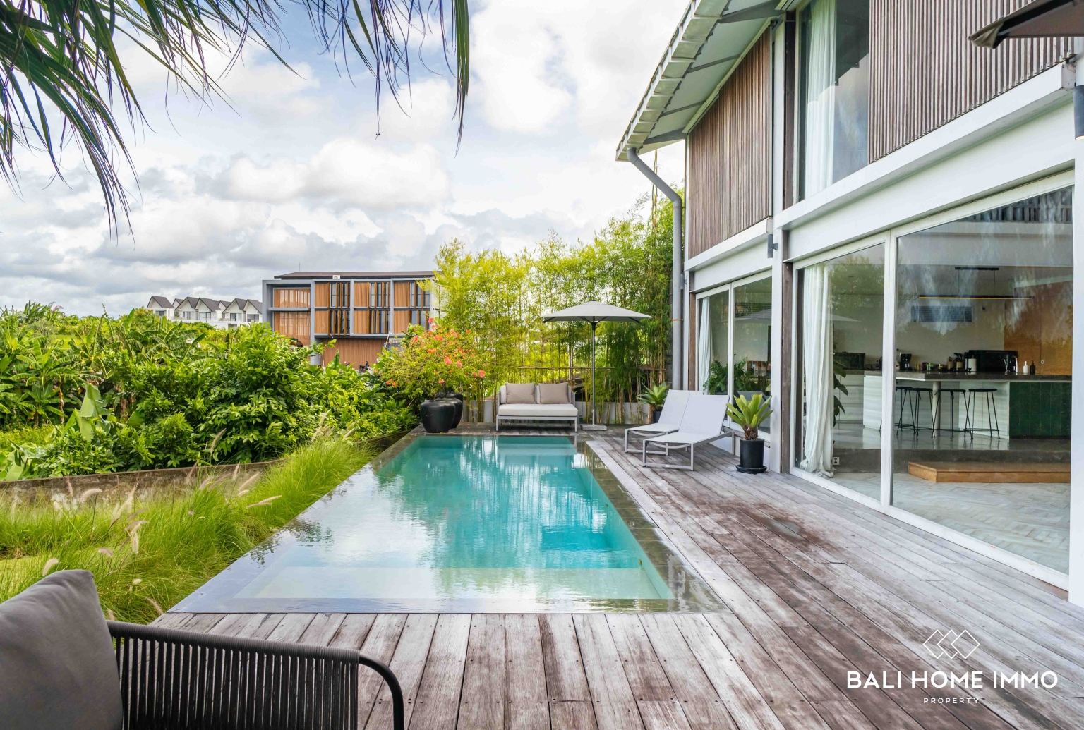 Ricefield view 4 Bedroom Villa for rent in Babakan Canggu — image 1