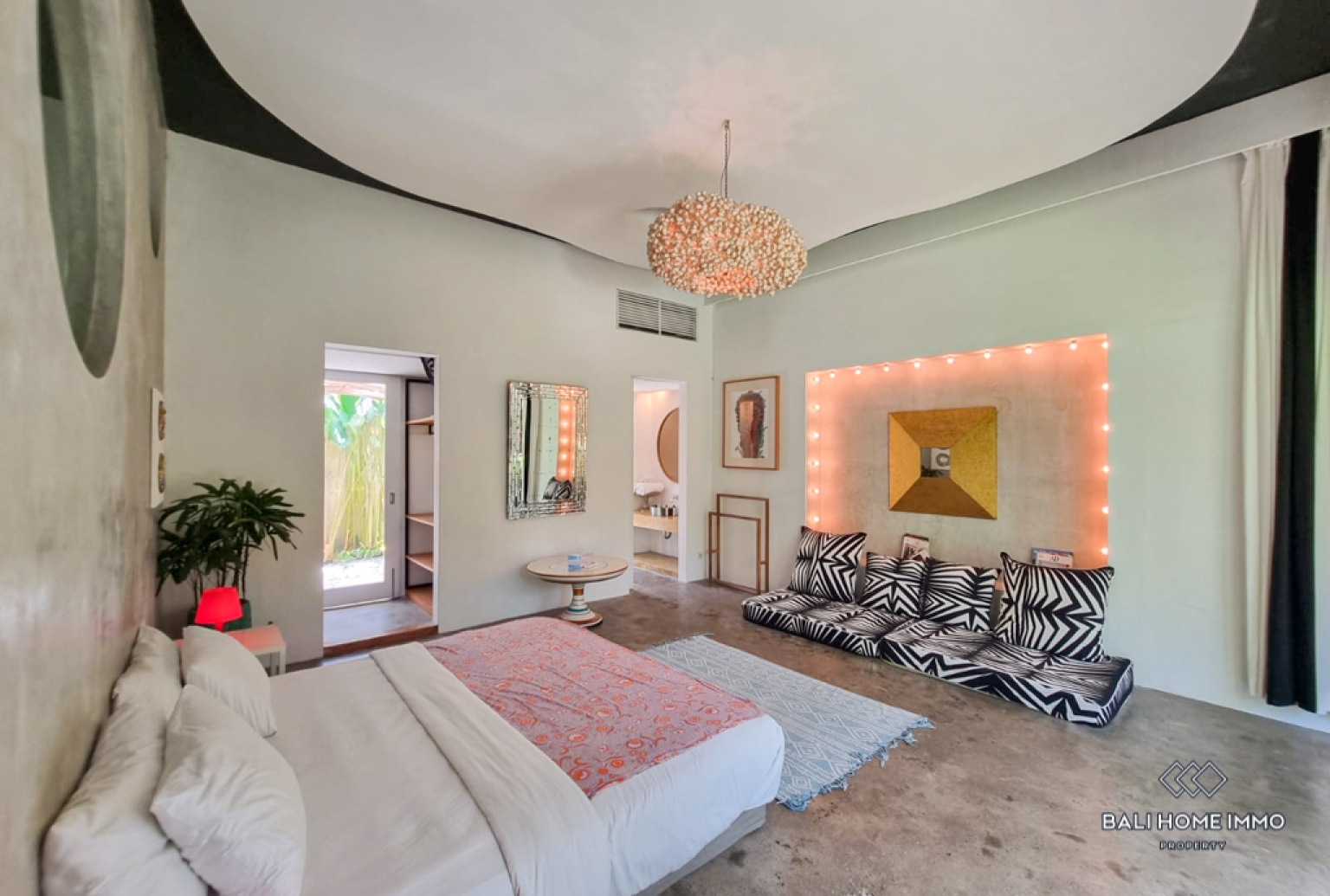 Ricefield View Spacious 5 Bedroom Villa for Rental in Bali Berawa — image 12