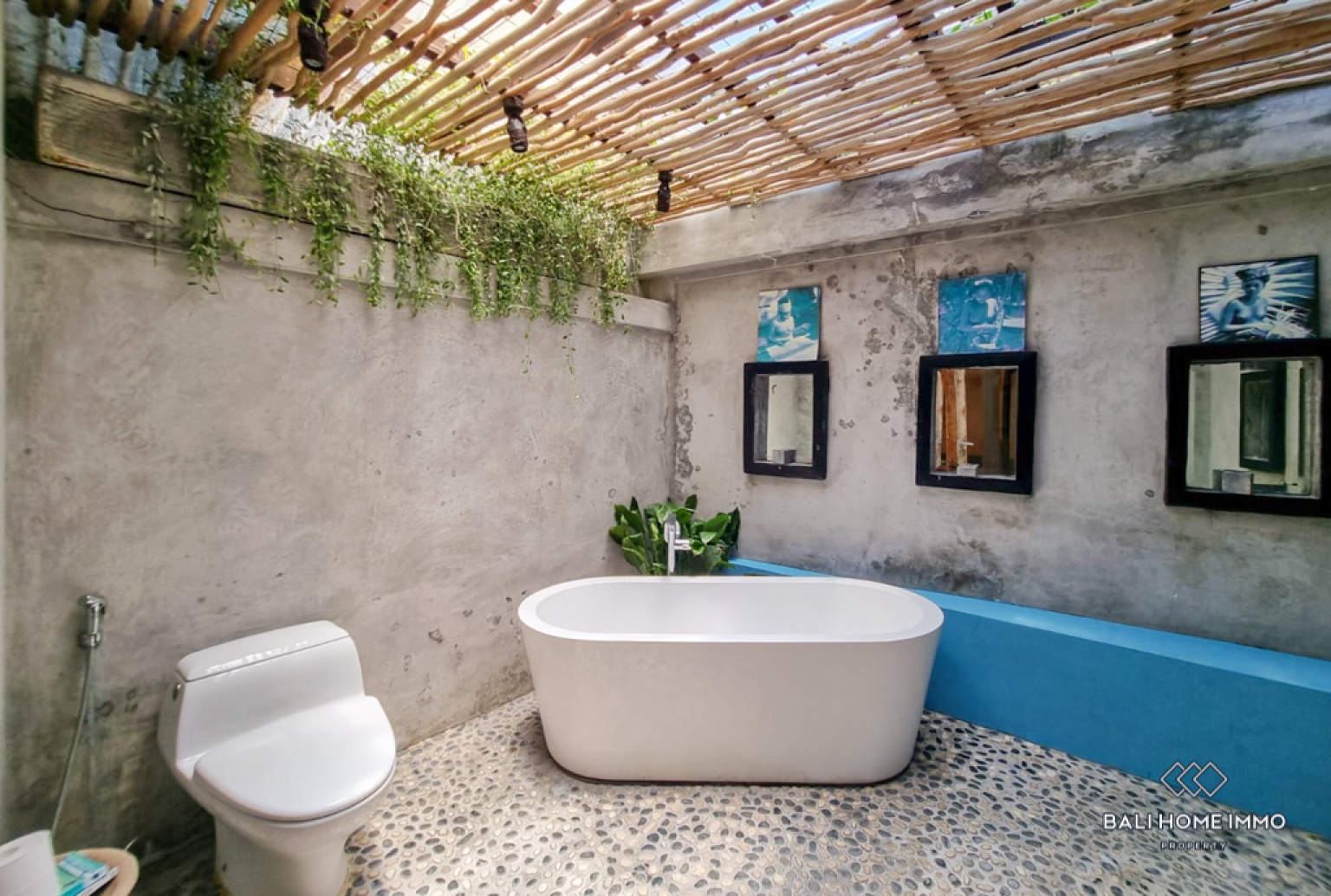 Ricefield View Spacious 5 Bedroom Villa for Rental in Bali Berawa — image 19