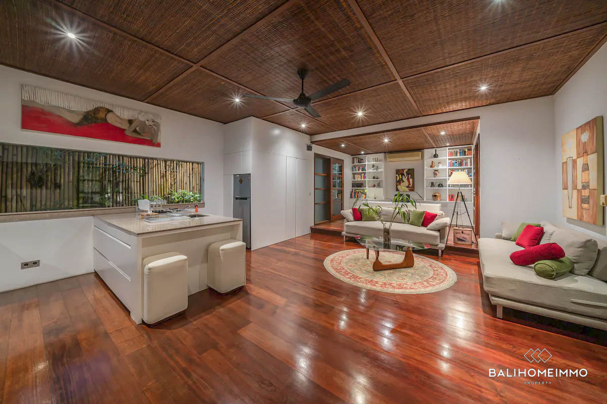 Spacious 3 Bedroom Villa for Rent in Kerobokan Bali — image 8
