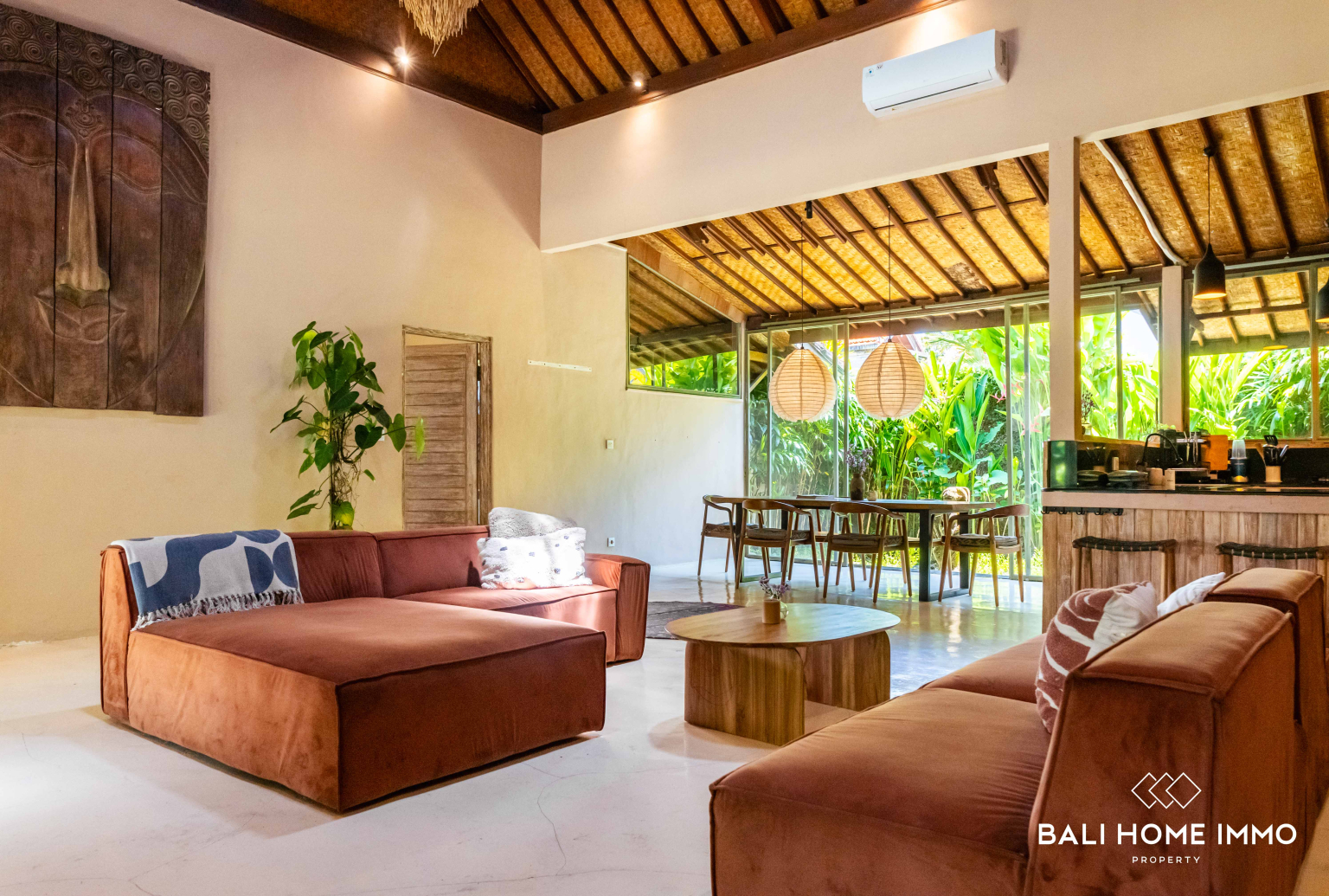 Spacious 3 Bedroom Villa for Rental in Bali Berawa — image 4