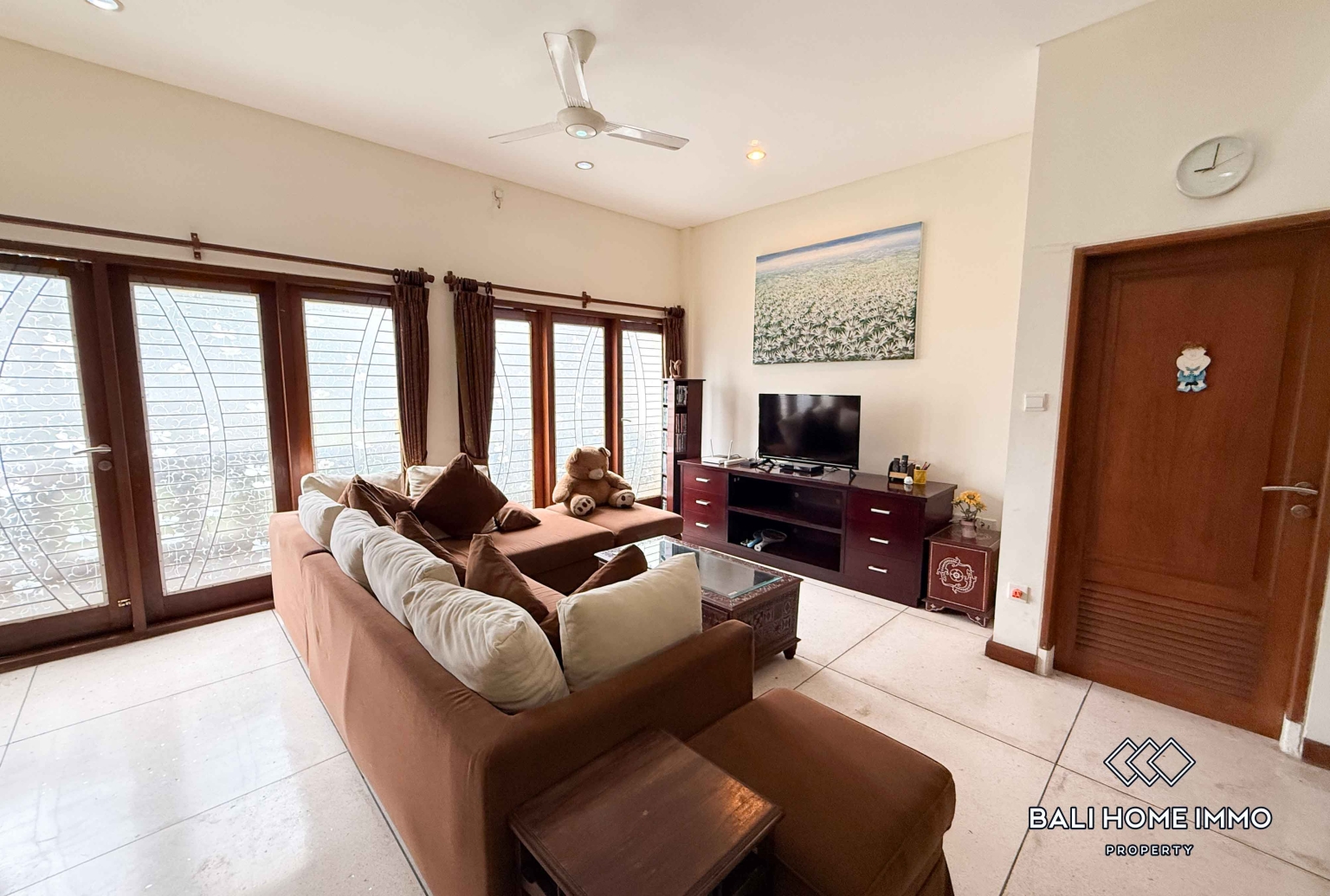 Spacious 4 Bedroom Family Villa For Rent in Canggu Berawa — image 2