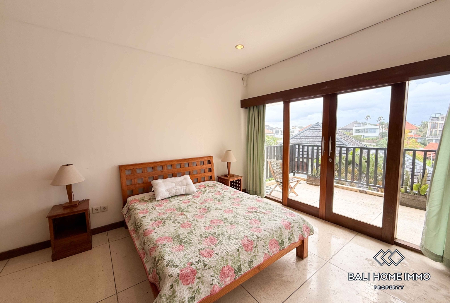 Spacious 4 Bedroom Family Villa For Rent in Canggu Berawa — image 14