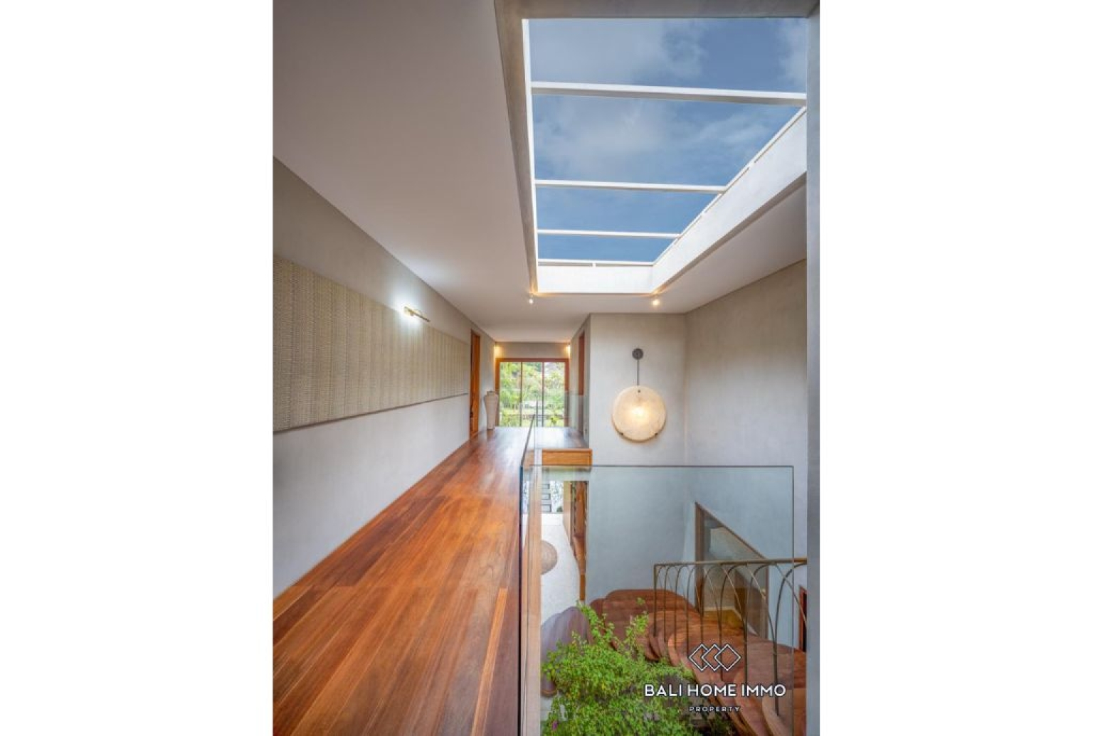 Spacious 5 Bedroom Family Villa for Rent in Umalas — image 7