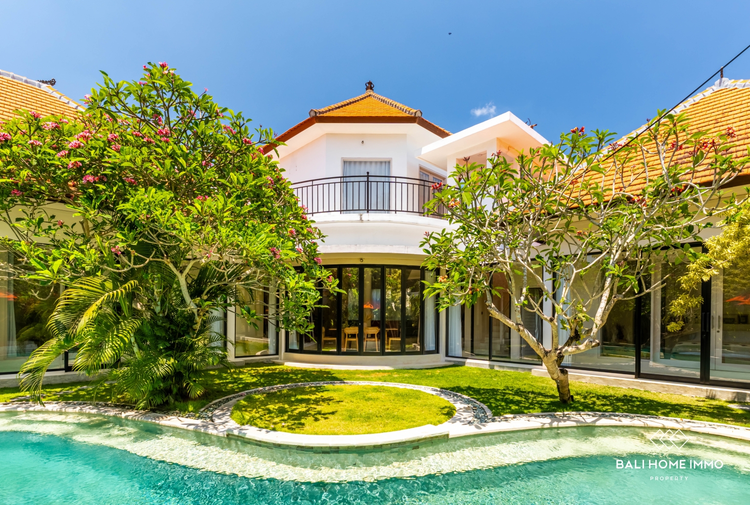 Spacious 5-Bedroom Villa for Rent in Umalas