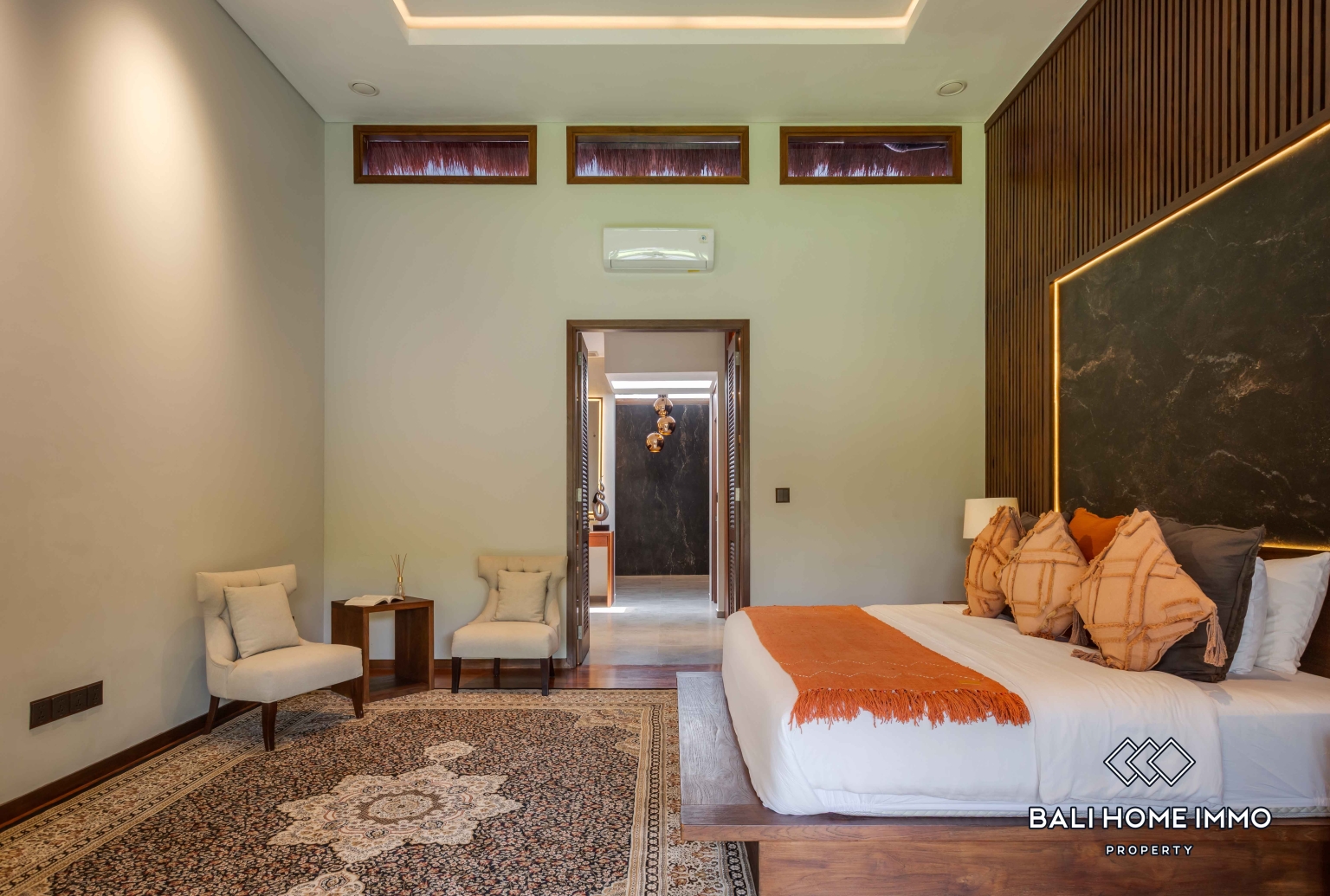 Spacious 6 Bedroom Family Villa For Rent in Canggu Batu Bolong — image 12