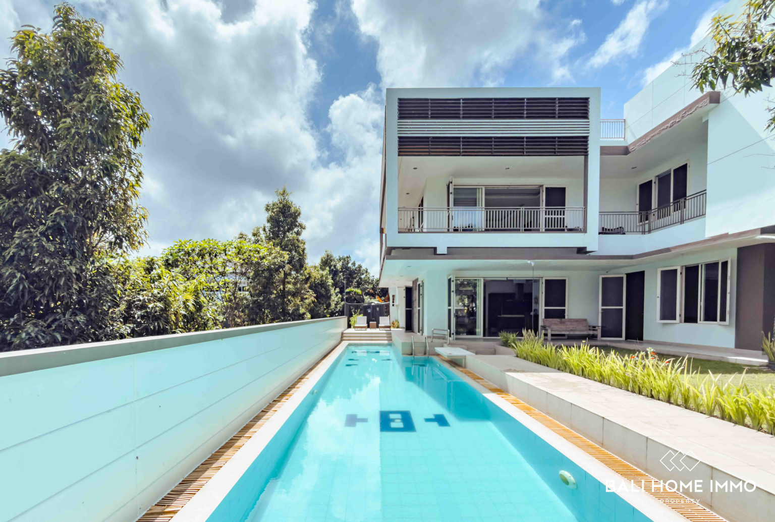 Spacious 6 Bedrooms Villa with Garden for Rent in Uluwatu Ungasan — image 2
